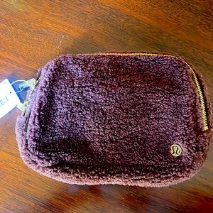 NWT Lululemon Everywhere Belt Bag Fleece Large
